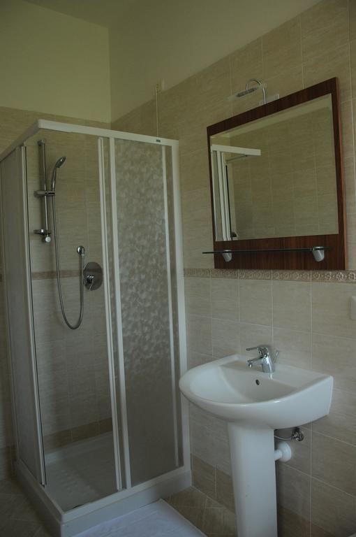 B&B La Coccarda CastellʼAlfero Habitación foto